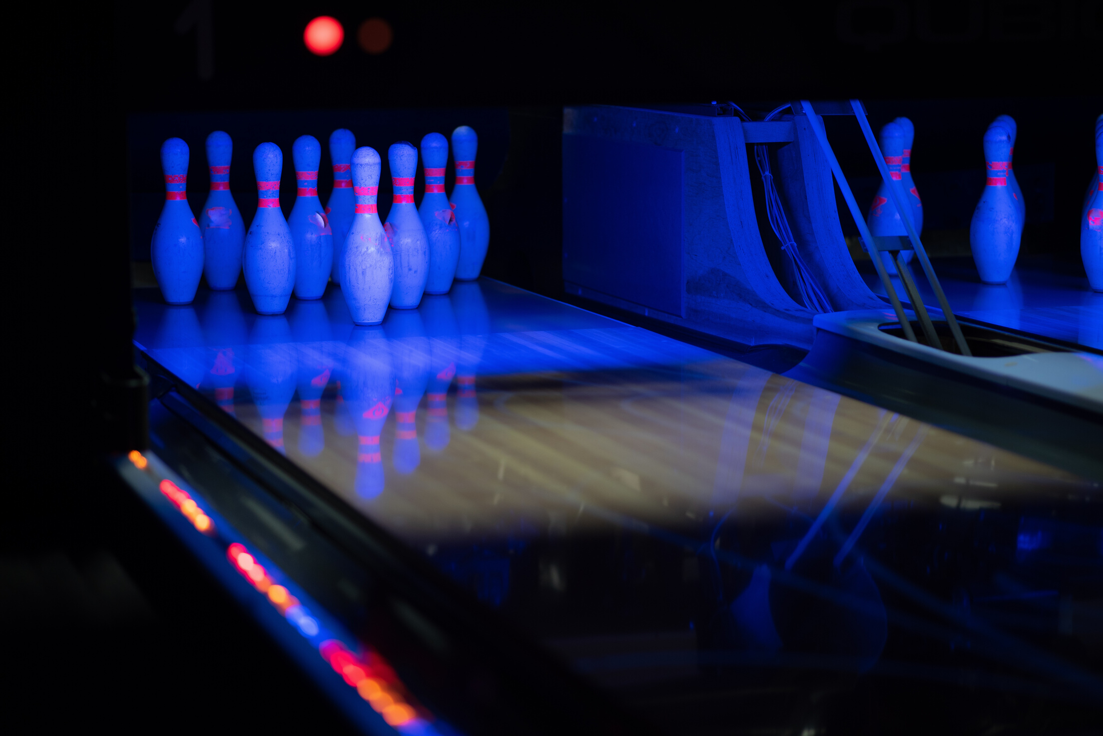 Illuminated tenpin bowling alley